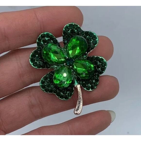 🍀 Betsey Johnson sparkling green lucky four leaf clover brooch 🍀 - Picture 4 of 8